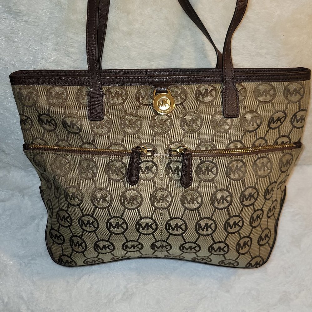 Michael Kors Kempton Medium Logo Tote